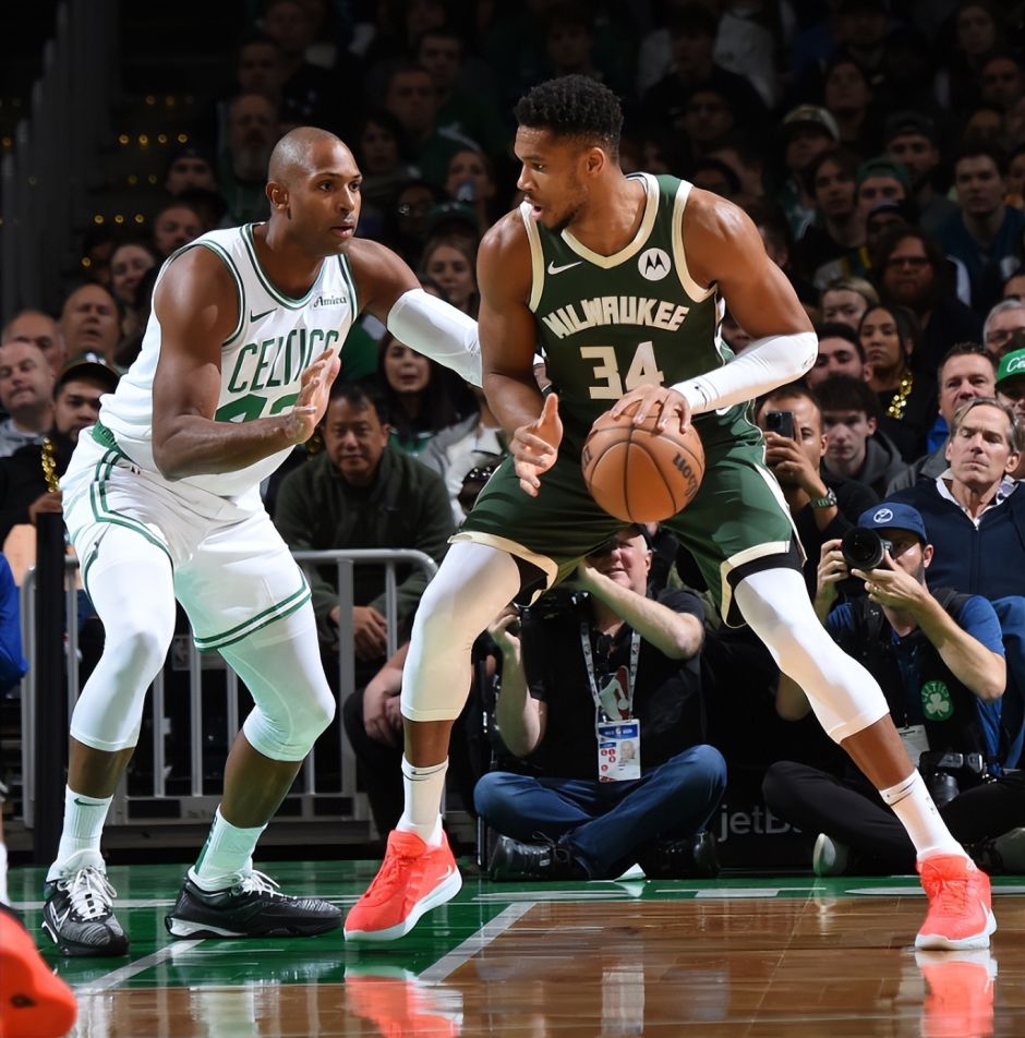 包含雄鹿球员公开质疑裁判判罚尺度，引争议，最后现在.的词条