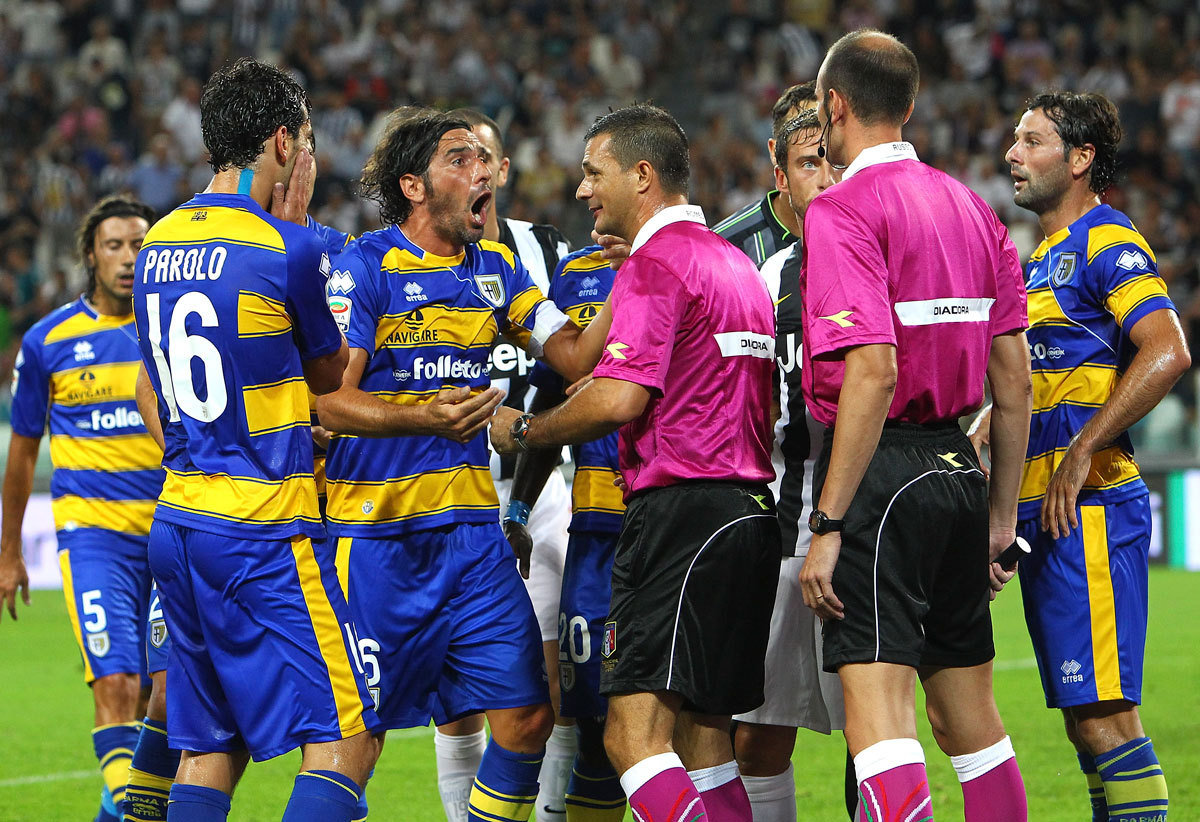 包含尤文遭遇争议判罚，裁判组回应：执法公正，商品各种.的词条