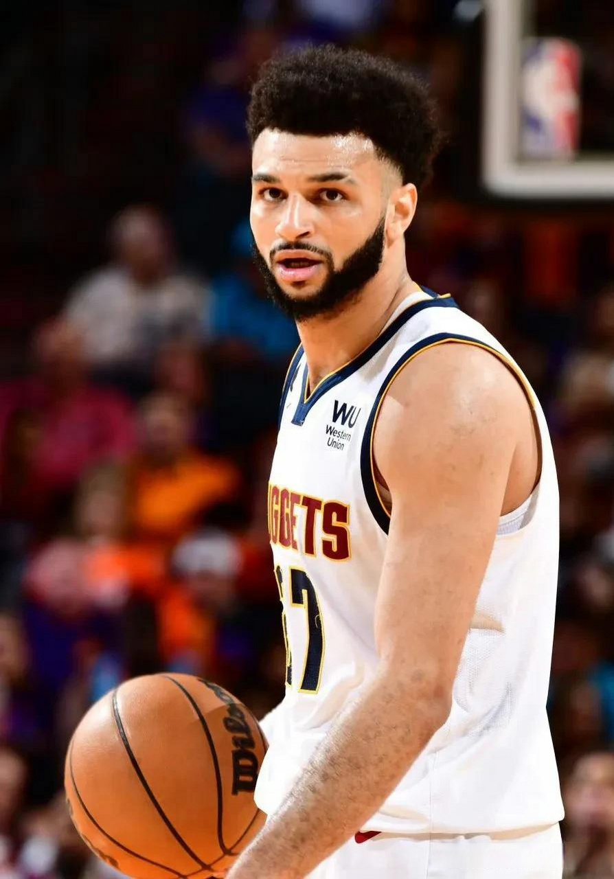 穆雷重返赛场，持续失利首场状态出色，DWG观众沸腾！(穆雷什么时候回归)九游正版游戏下载