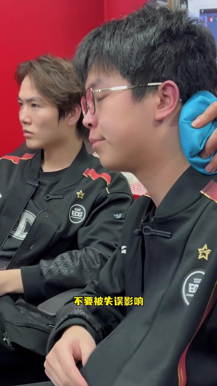  外卖小哥跳江救人事件 九游手机游戏下载