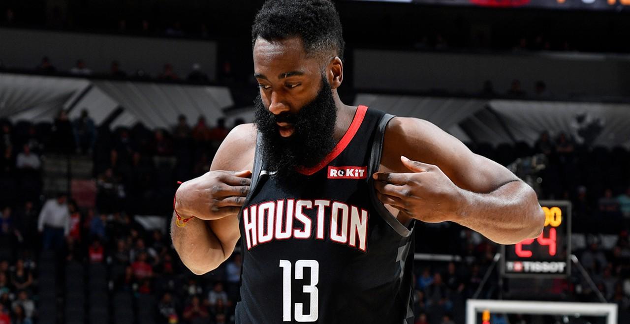 冲刺阶段突围战来临，费耶诺德围绕中超绝杀压哨，气氛紧张，训练强度明显提升的简单介绍